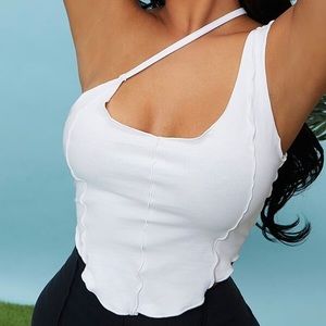 Asymmetrical top size medium